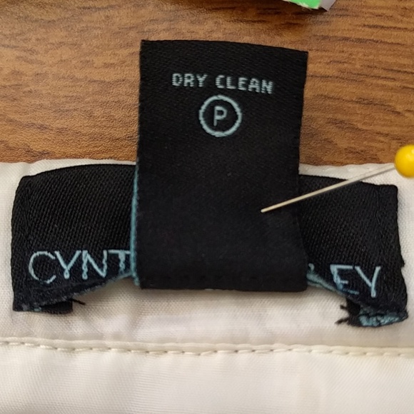 Beautiful Cynthia Rowley Tweed pencil skirt - Picture 5 of 5